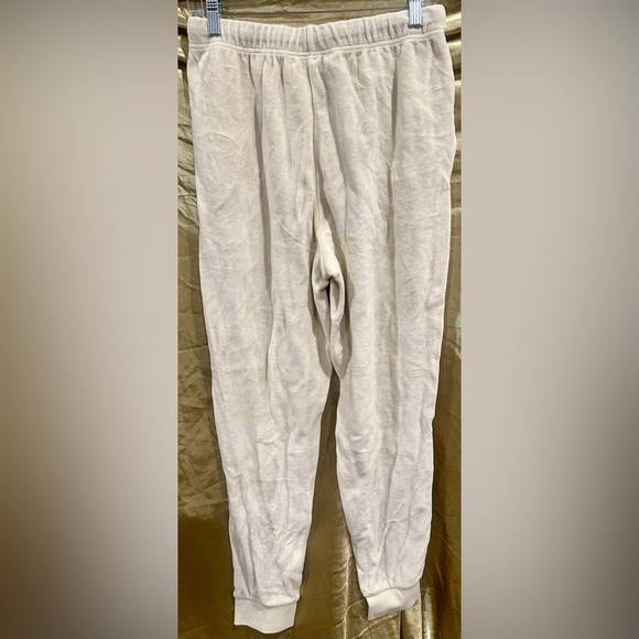 Essentials Beige sweatp - Picture 2 of 4